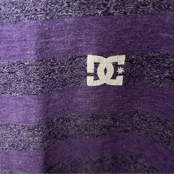 3/$40 Men’s DC Size Large Purple Striped Short Sleeve Tee Shirt - Picture 4 of 4